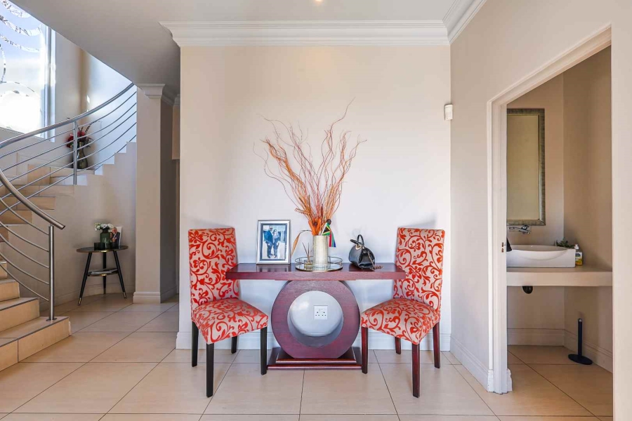 5 Bedroom Property for Sale in Mooikloof Gardens Gauteng