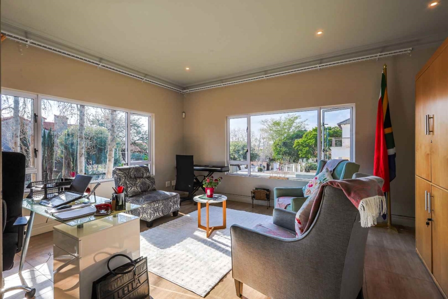 5 Bedroom Property for Sale in Mooikloof Gardens Gauteng