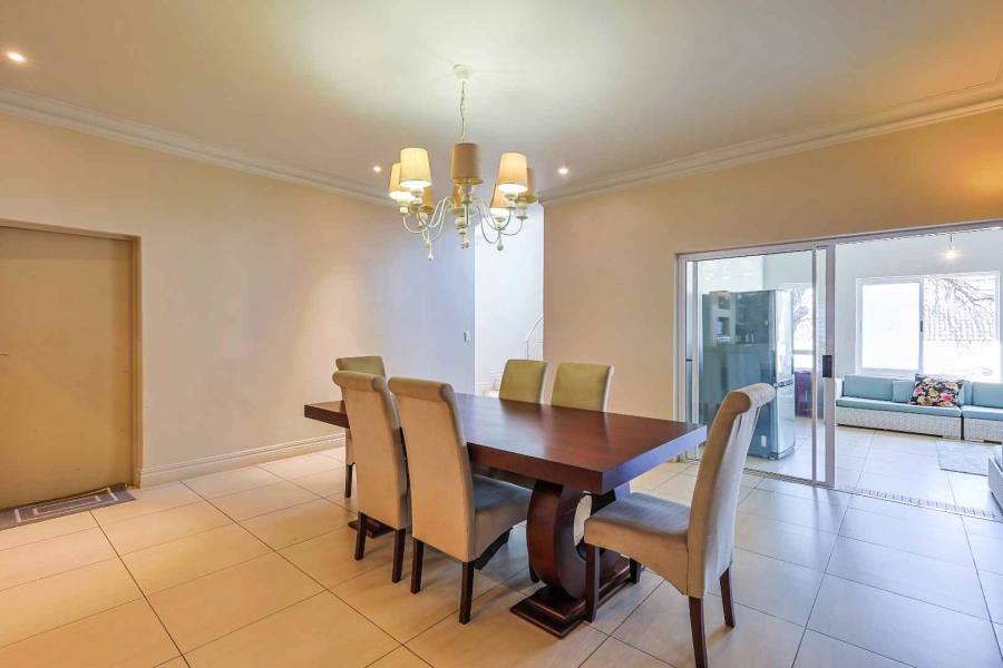 5 Bedroom Property for Sale in Mooikloof Gardens Gauteng