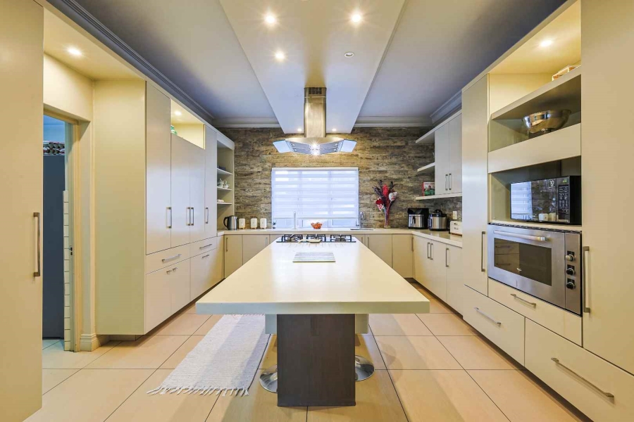 5 Bedroom Property for Sale in Mooikloof Gardens Gauteng