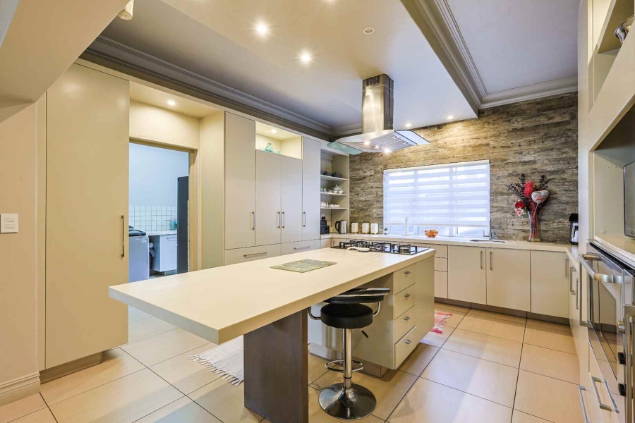 5 Bedroom Property for Sale in Mooikloof Gardens Gauteng