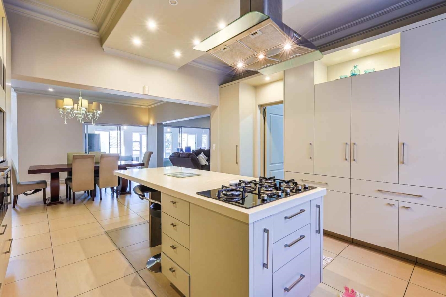 5 Bedroom Property for Sale in Mooikloof Gardens Gauteng