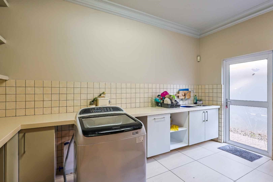 5 Bedroom Property for Sale in Mooikloof Gardens Gauteng