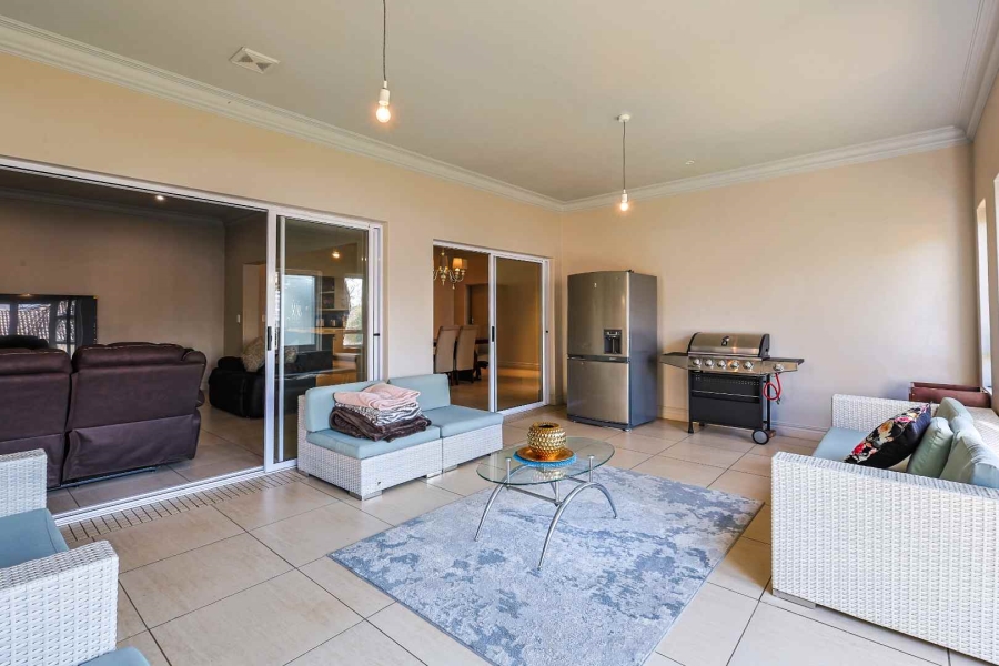 5 Bedroom Property for Sale in Mooikloof Gardens Gauteng