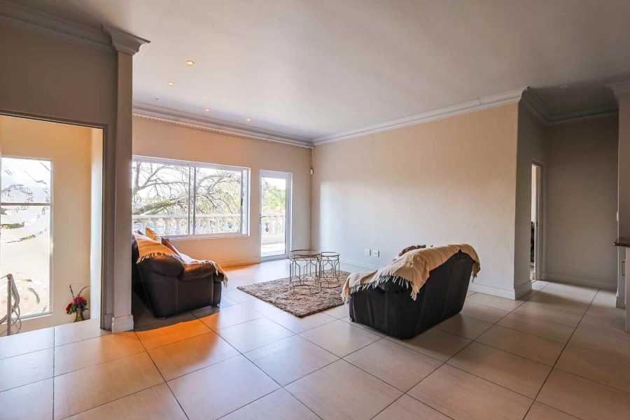 5 Bedroom Property for Sale in Mooikloof Gardens Gauteng