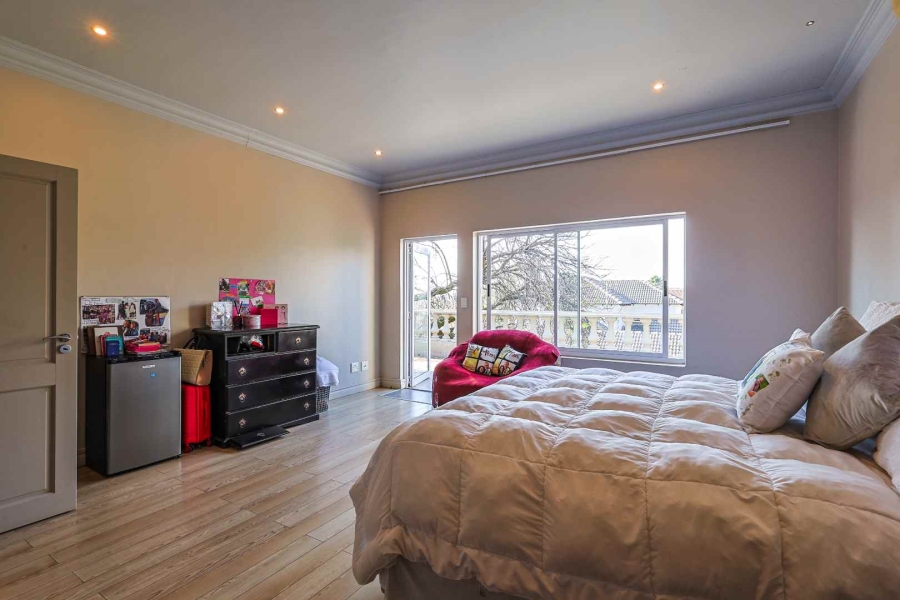 5 Bedroom Property for Sale in Mooikloof Gardens Gauteng
