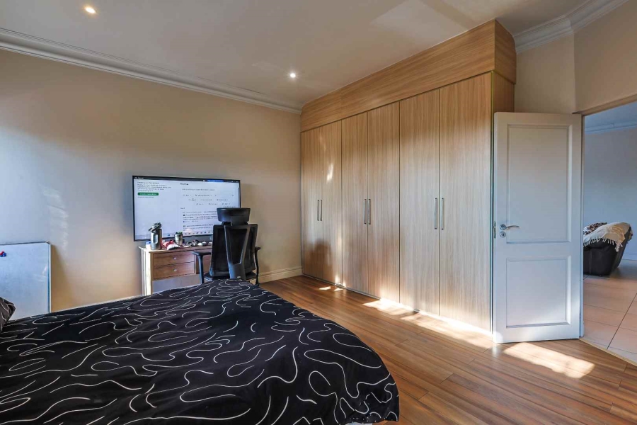 5 Bedroom Property for Sale in Mooikloof Gardens Gauteng