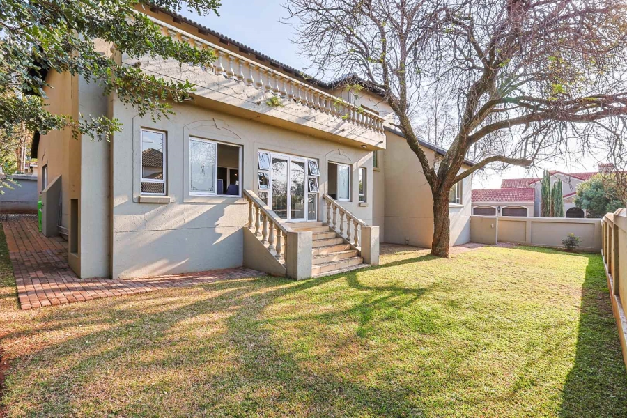 5 Bedroom Property for Sale in Mooikloof Gardens Gauteng