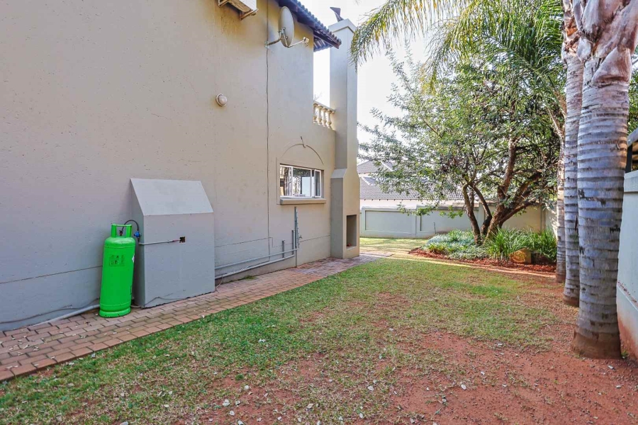 5 Bedroom Property for Sale in Mooikloof Gardens Gauteng