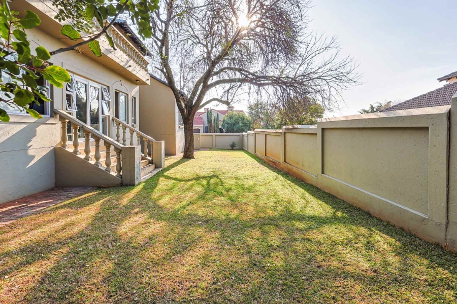 5 Bedroom Property for Sale in Mooikloof Gardens Gauteng