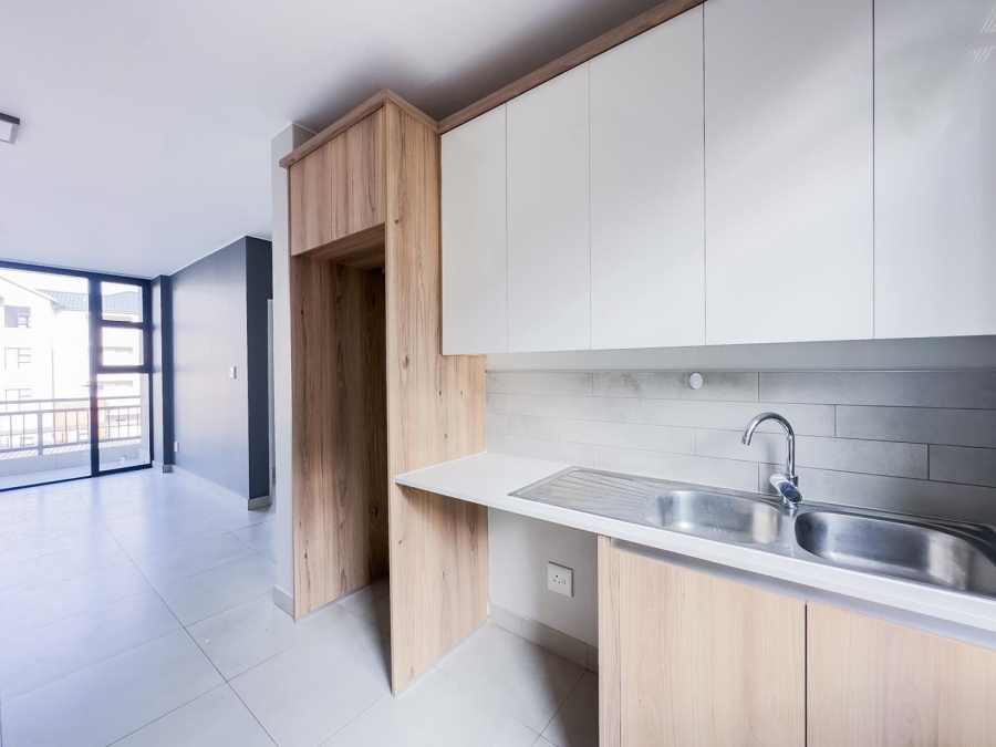 2 Bedroom Property for Sale in Lombardy Estate Gauteng