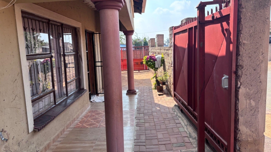 3 Bedroom Property for Sale in Soshanguve R Gauteng