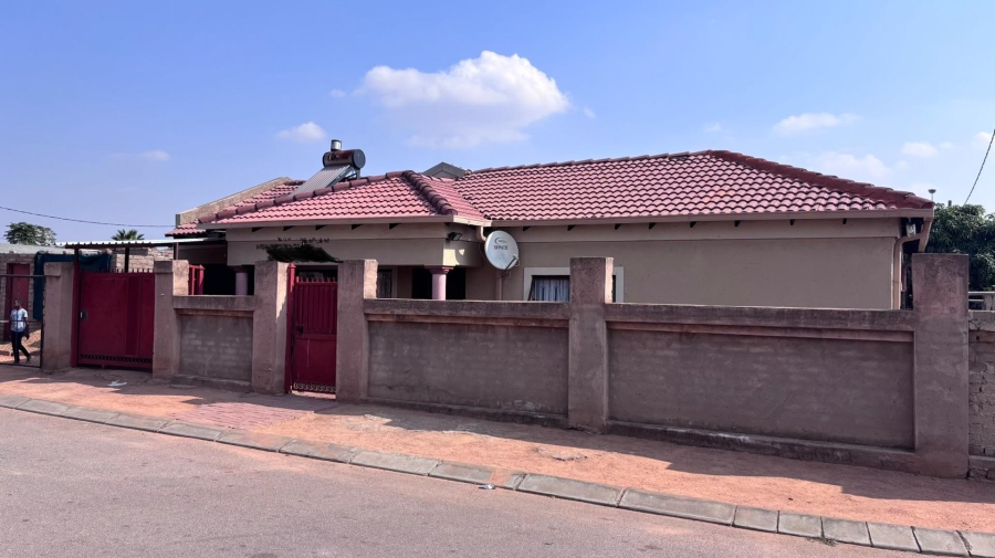 3 Bedroom Property for Sale in Soshanguve R Gauteng