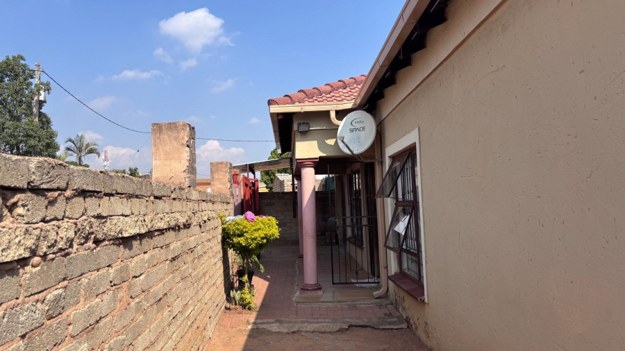 3 Bedroom Property for Sale in Soshanguve R Gauteng