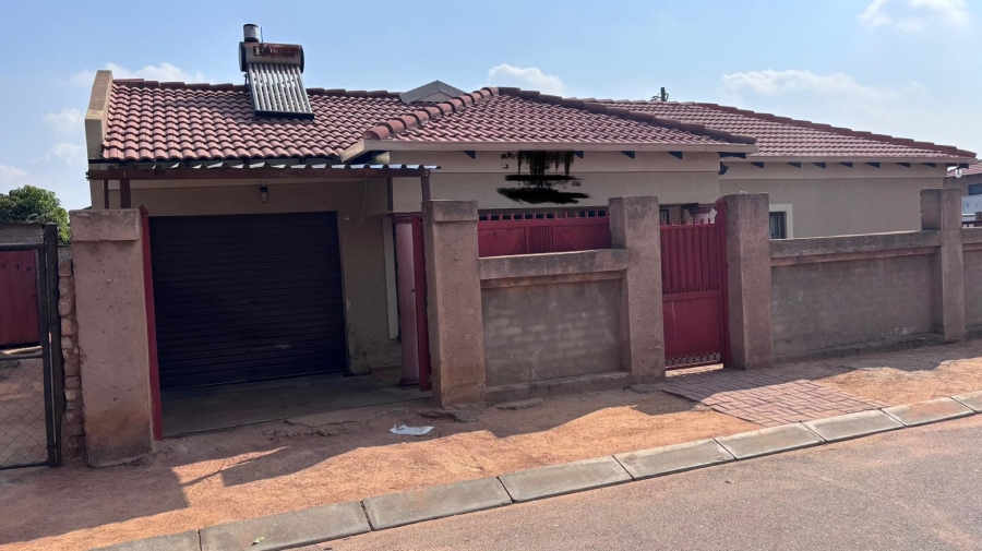 3 Bedroom Property for Sale in Soshanguve R Gauteng