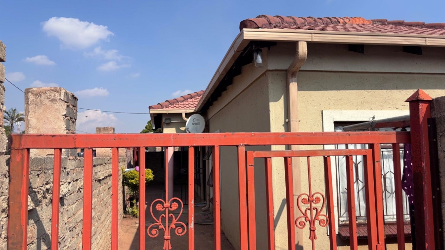 3 Bedroom Property for Sale in Soshanguve R Gauteng