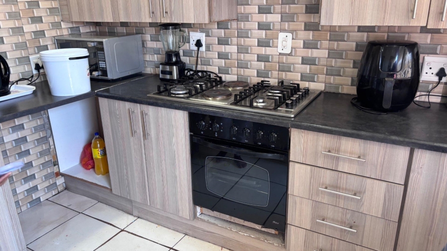 3 Bedroom Property for Sale in Soshanguve R Gauteng