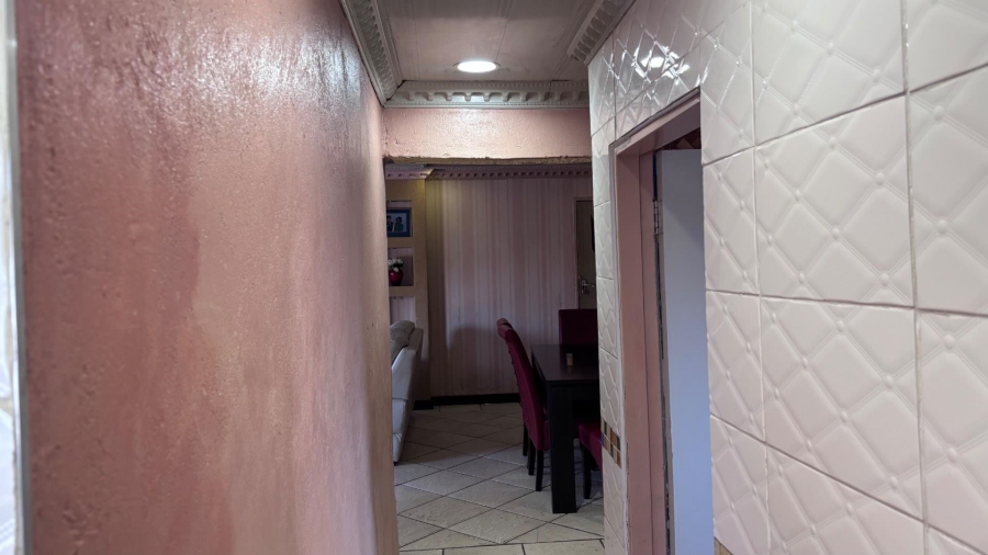 3 Bedroom Property for Sale in Soshanguve R Gauteng