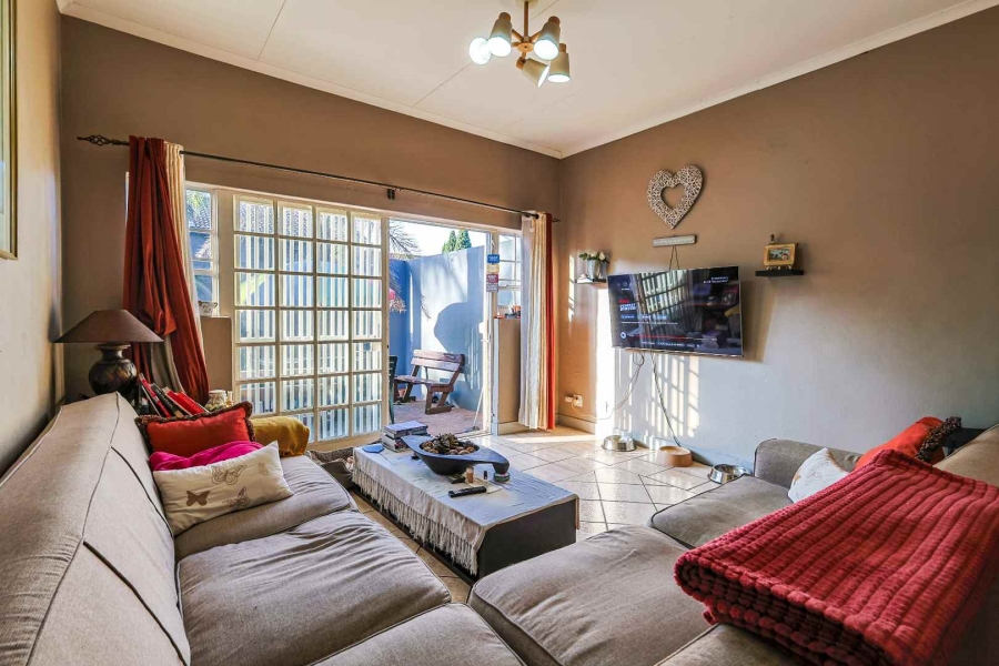 3 Bedroom Property for Sale in Faerie Glen Gauteng