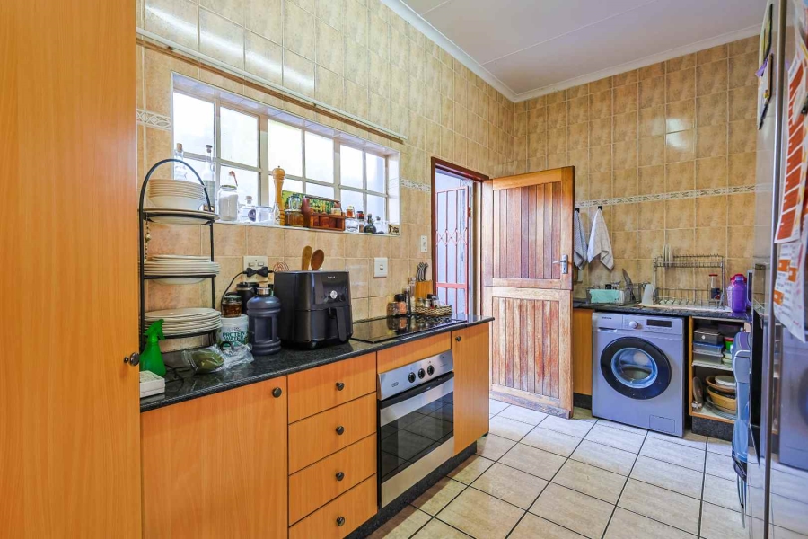 3 Bedroom Property for Sale in Faerie Glen Gauteng