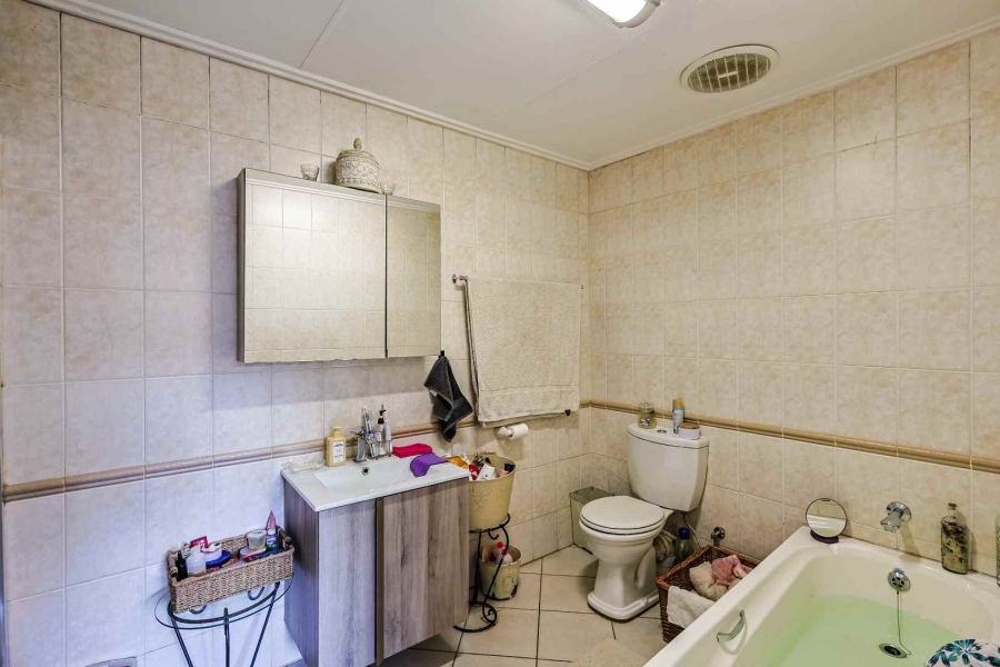 3 Bedroom Property for Sale in Faerie Glen Gauteng