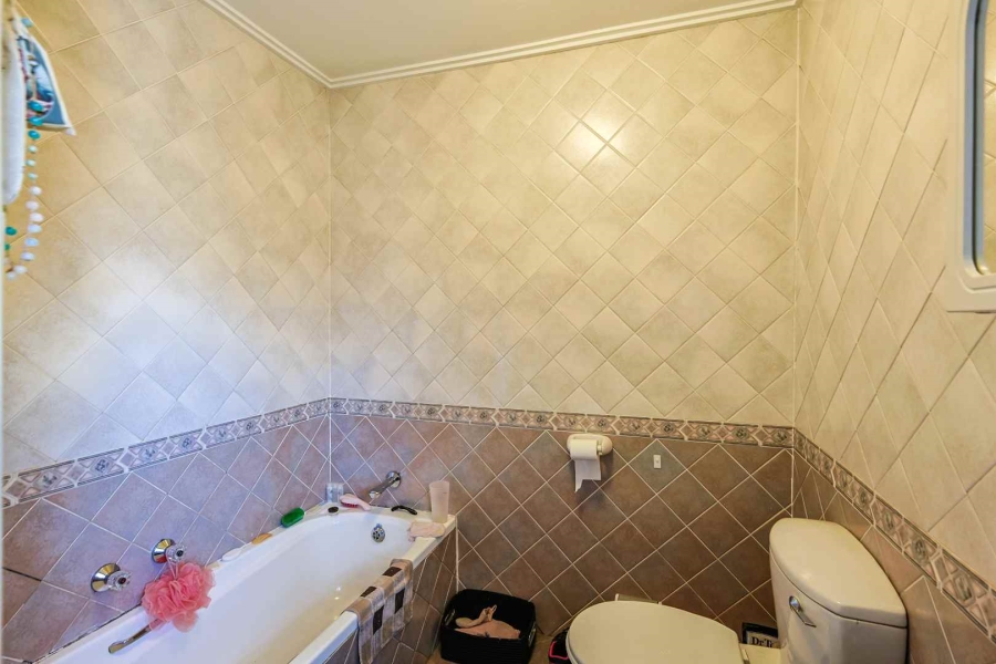 3 Bedroom Property for Sale in Faerie Glen Gauteng