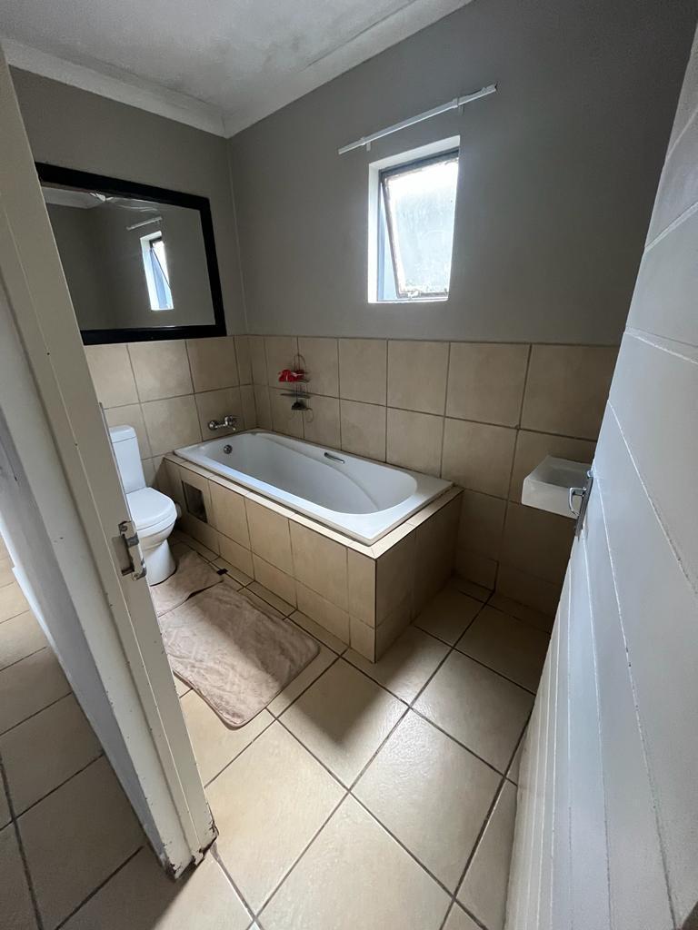 2 Bedroom Property for Sale in South Hills Gauteng