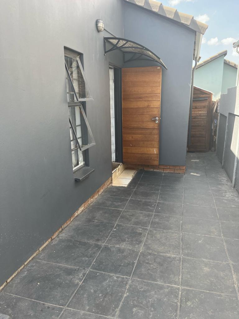 2 Bedroom Property for Sale in South Hills Gauteng
