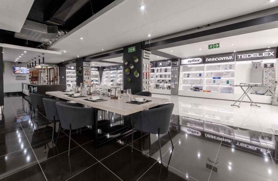To Let Commercial Property for Rent in Magaliessig Gauteng