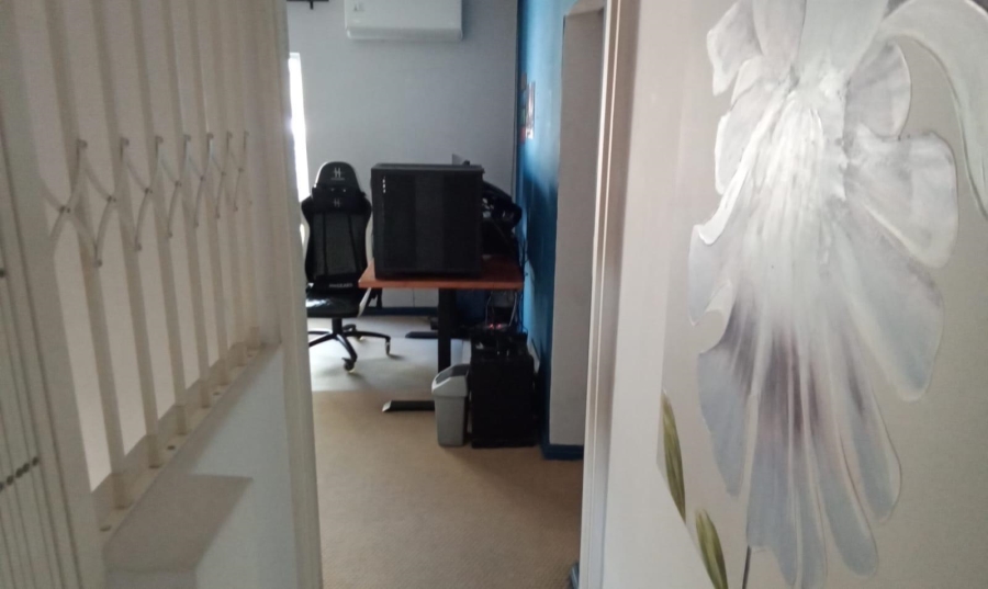 2 Bedroom Property for Sale in Sandton Central Gauteng