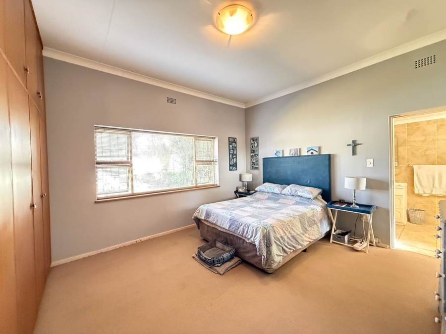 4 Bedroom Property for Sale in Discovery Gauteng