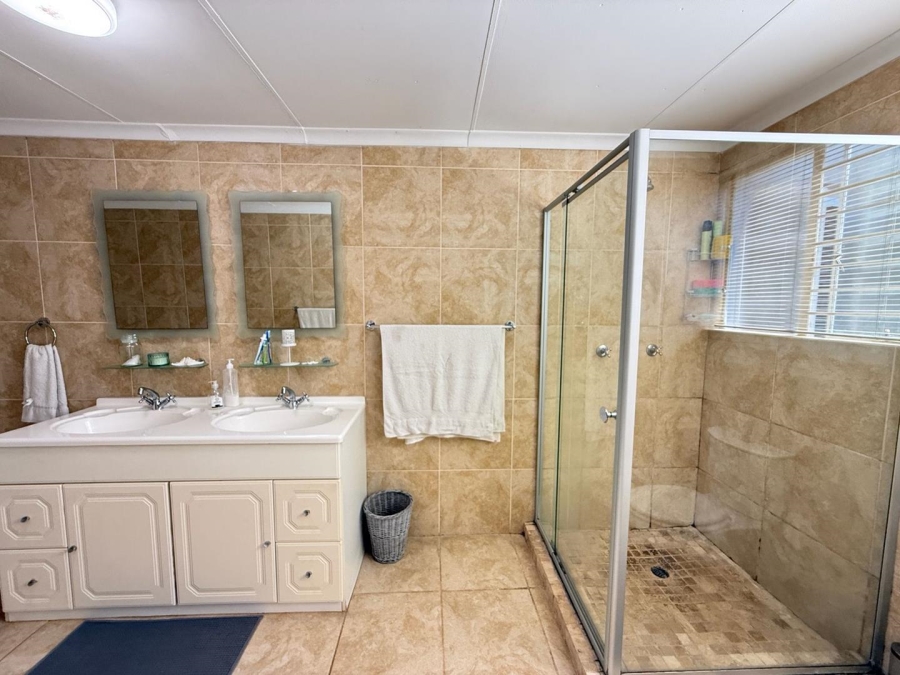 4 Bedroom Property for Sale in Discovery Gauteng