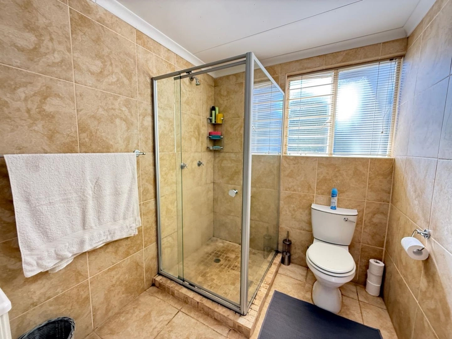 4 Bedroom Property for Sale in Discovery Gauteng