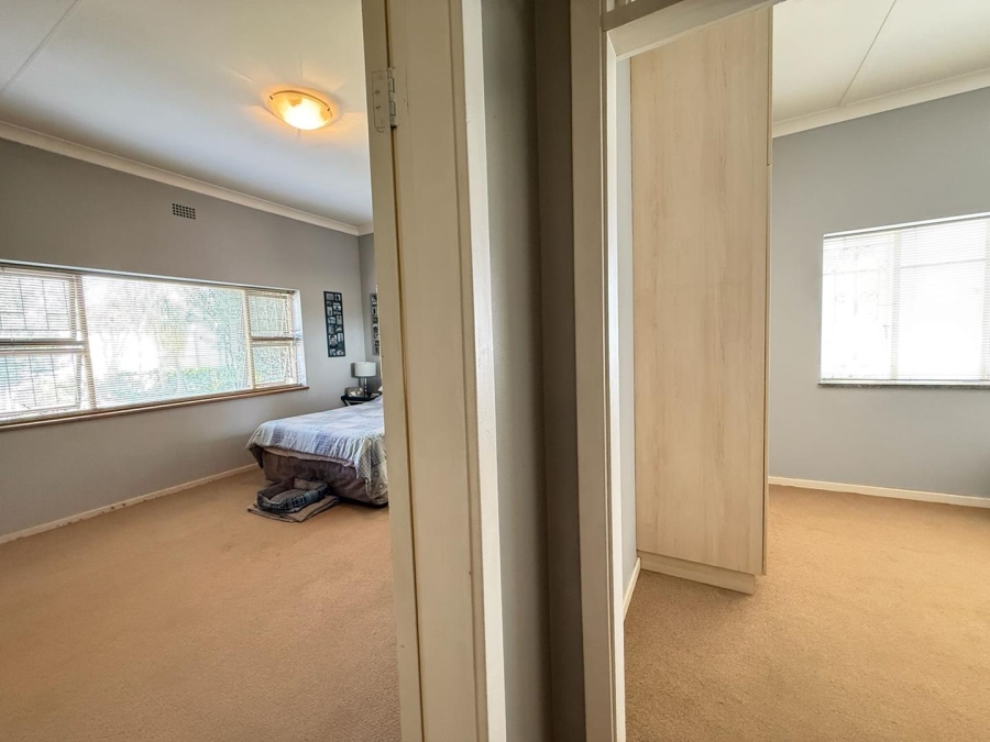 4 Bedroom Property for Sale in Discovery Gauteng