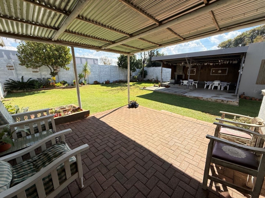 4 Bedroom Property for Sale in Discovery Gauteng