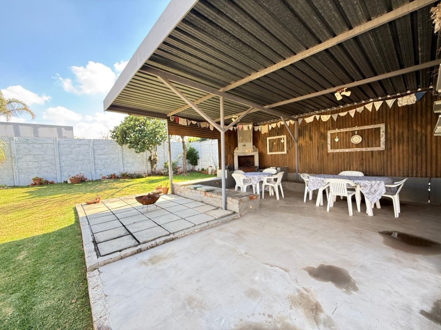 4 Bedroom Property for Sale in Discovery Gauteng