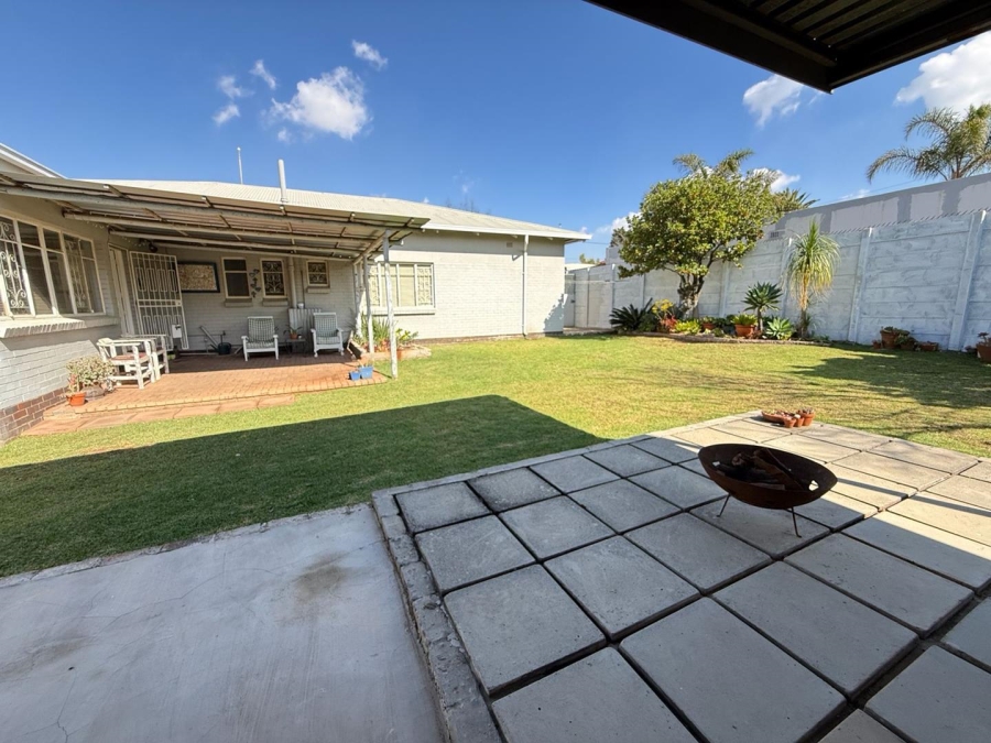 4 Bedroom Property for Sale in Discovery Gauteng