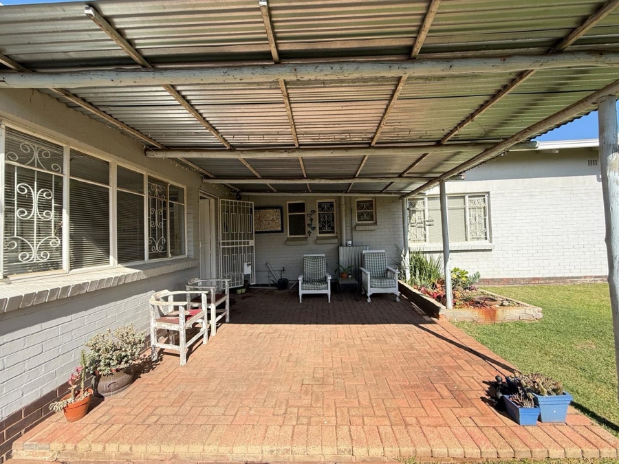 4 Bedroom Property for Sale in Discovery Gauteng