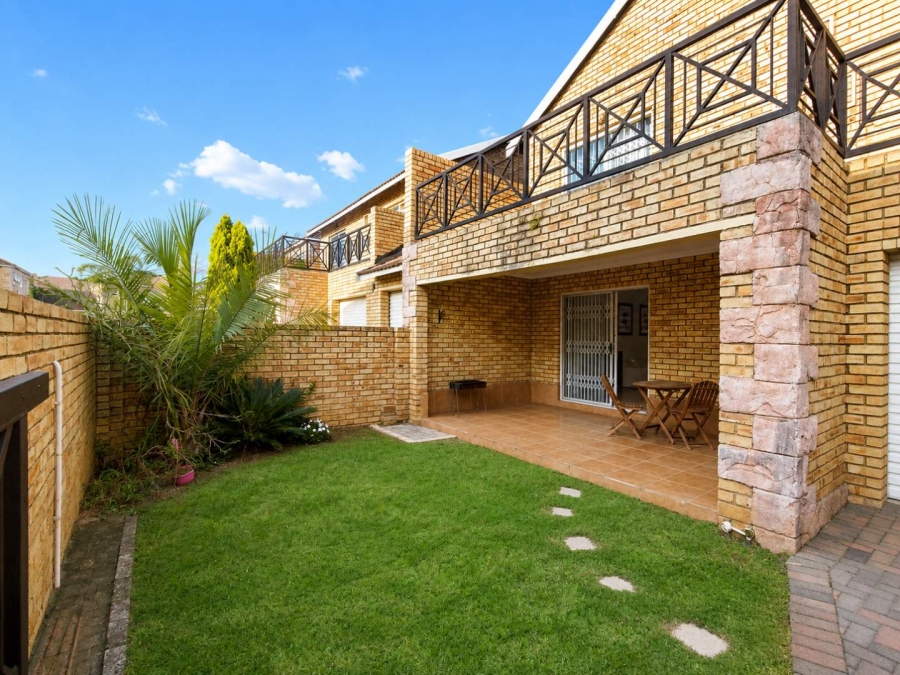 3 Bedroom Property for Sale in Wilgeheuwel Gauteng