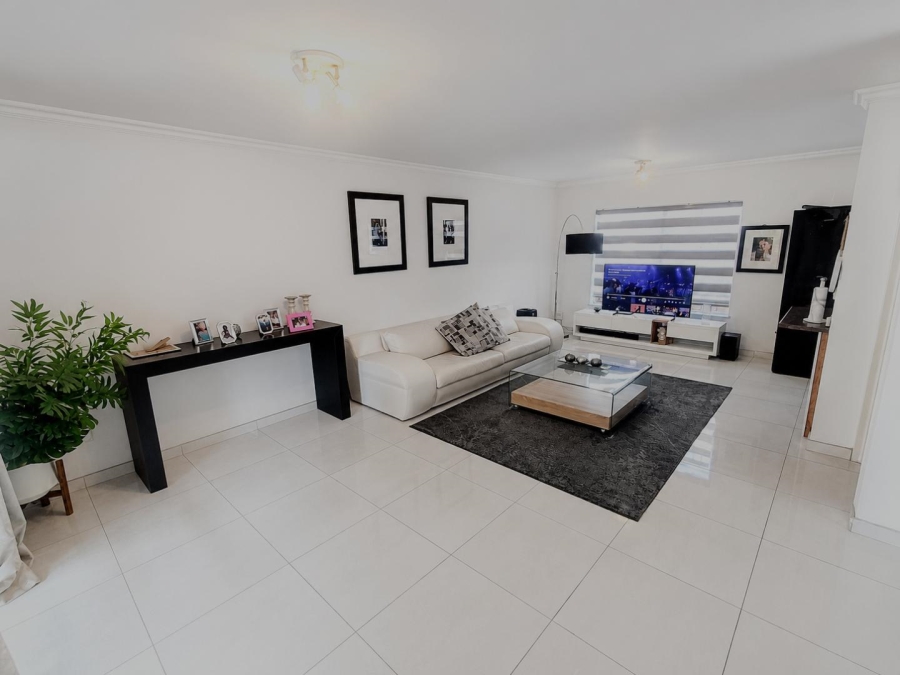 3 Bedroom Property for Sale in Wilgeheuwel Gauteng