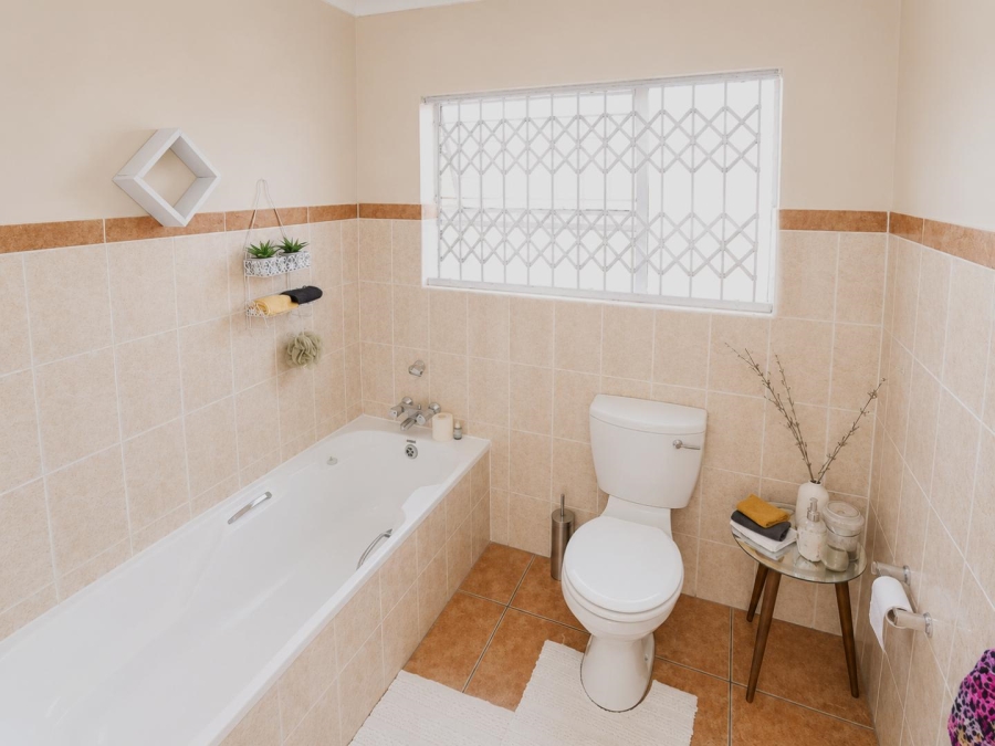 3 Bedroom Property for Sale in Wilgeheuwel Gauteng