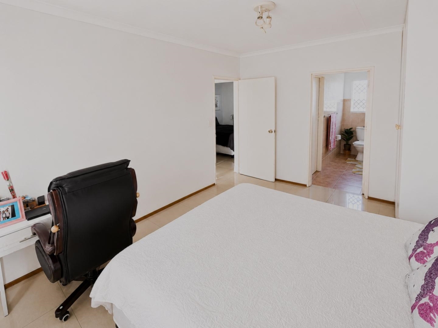 3 Bedroom Property for Sale in Wilgeheuwel Gauteng