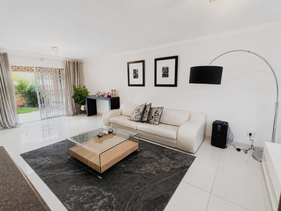 3 Bedroom Property for Sale in Wilgeheuwel Gauteng