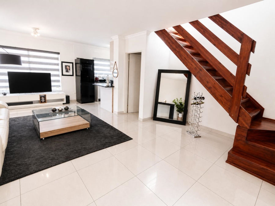 3 Bedroom Property for Sale in Wilgeheuwel Gauteng