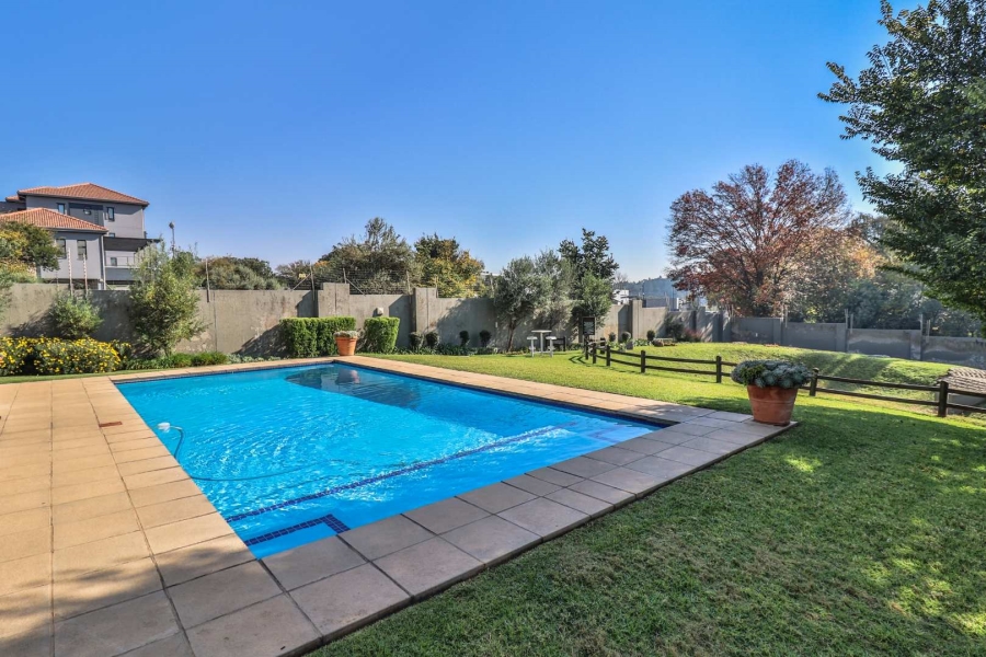 To Let 2 Bedroom Property for Rent in Lonehill Gauteng