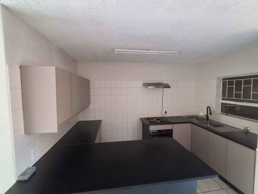 To Let 2 Bedroom Property for Rent in Silverton Gauteng