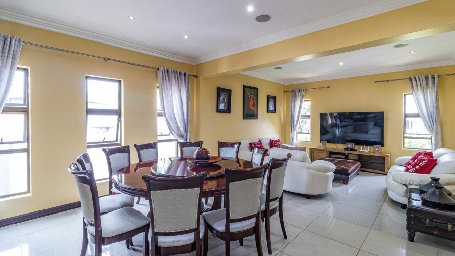 5 Bedroom Property for Sale in Aspen Hills Gauteng