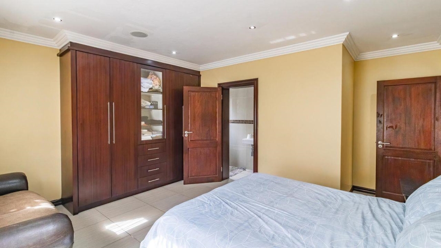 5 Bedroom Property for Sale in Aspen Hills Gauteng