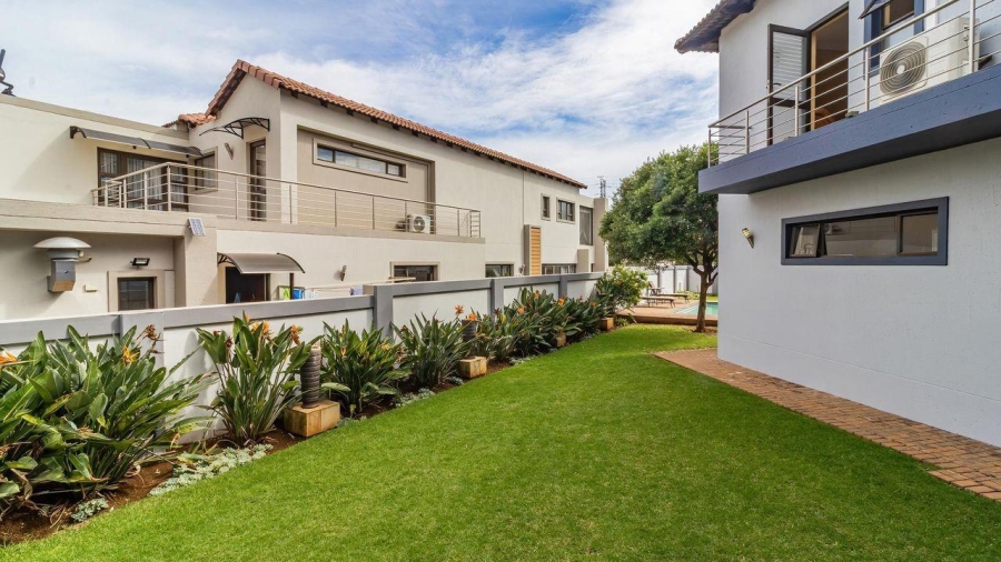 5 Bedroom Property for Sale in Aspen Hills Gauteng