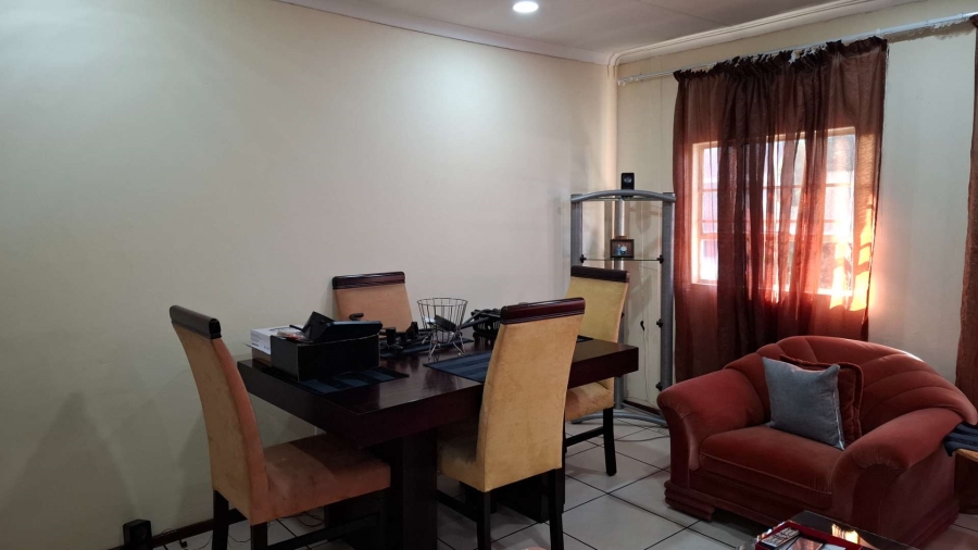 To Let 2 Bedroom Property for Rent in Verwoerdpark Gauteng